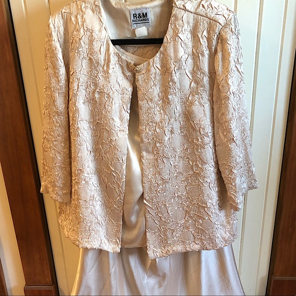 Dress - Picture 1 of 2